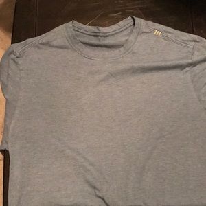 Lulu lemon short sleeve shirt